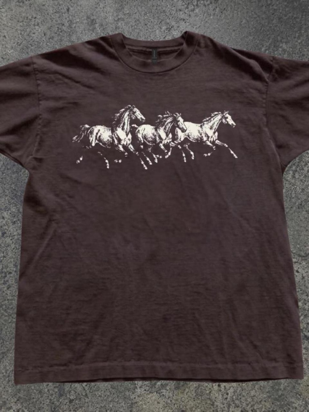 Gildan Brown T-Shirt with White Galloping Horses Graphic